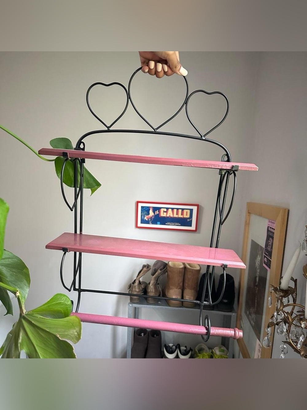 Heart-shaped Wire and Wood Wall Shelf Shelves Towel bar Wall Decor